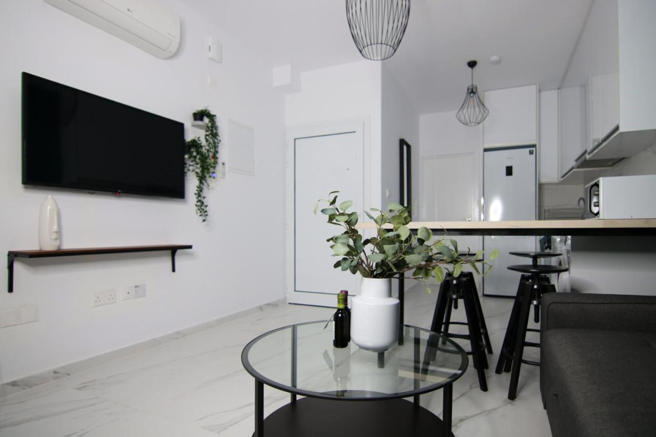 Phaedrus Living Seaside Romantic Flat Limnaria 123 Paphos Exterior photo